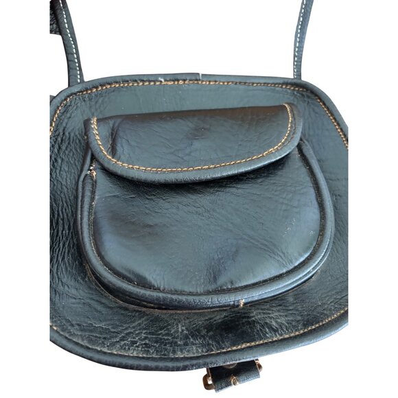 Vintage Handcrafted Black Leather Crossbody Bag With Embossed Design - Picture 5 of 16